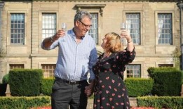 黛比上班在线观看,职场女性的奋斗与成长